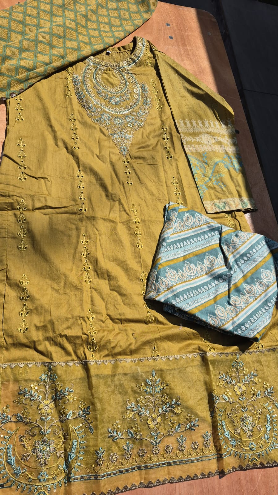 Lawn three piece Mendi Green and mustard/Maroon and Blue