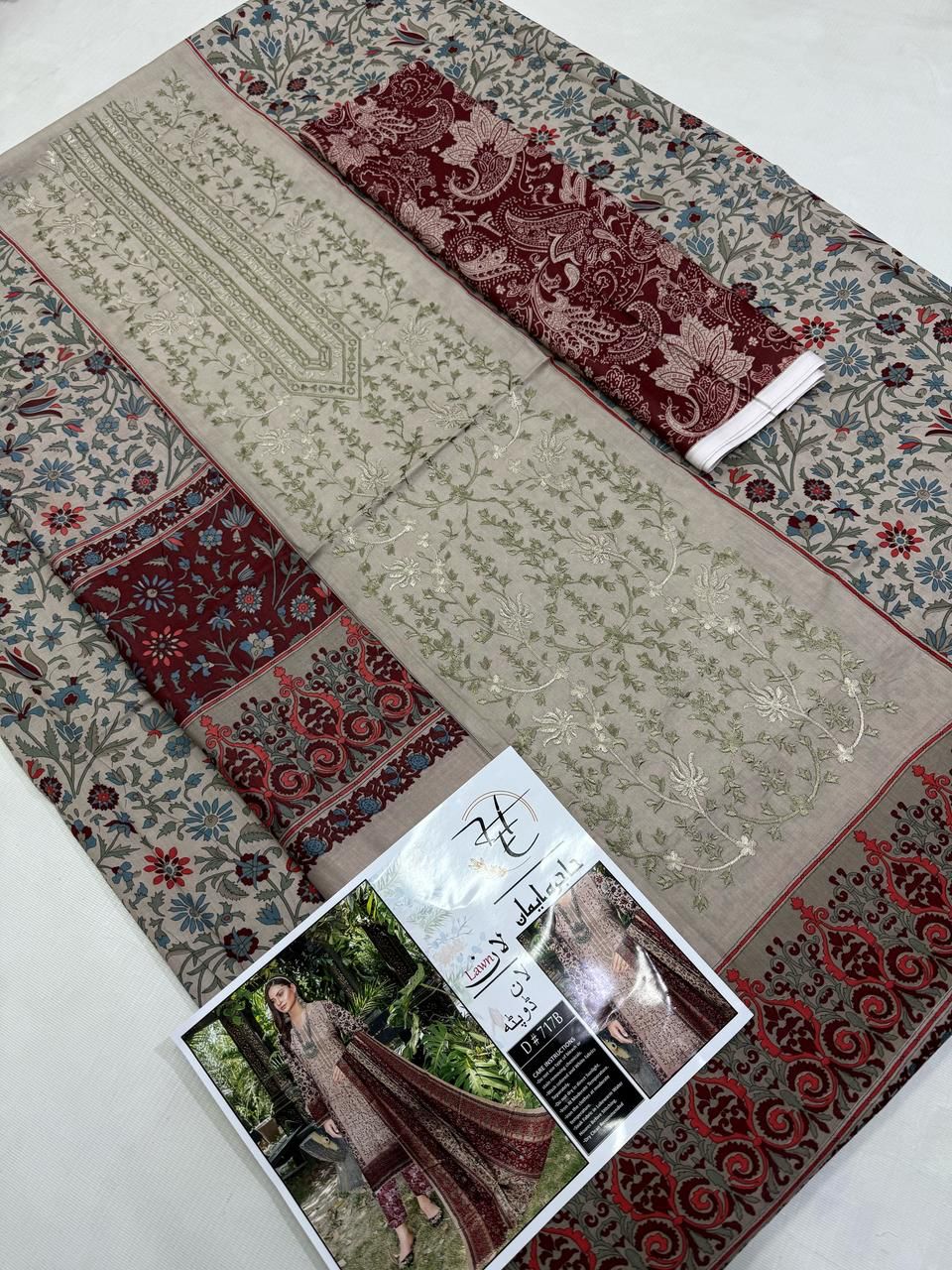 Lawn Three Piece Stone and Maroon, Dark green